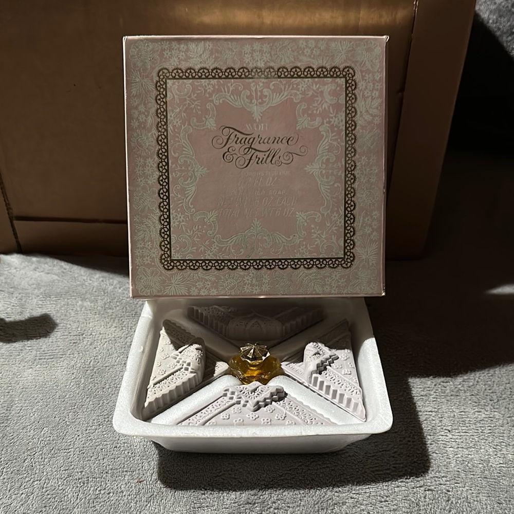 Avon Fragrance & Frill Soap Set
